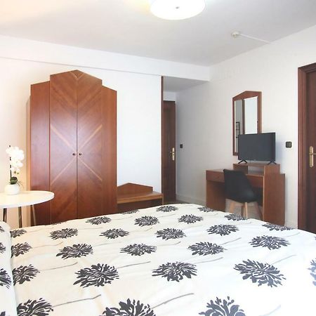 Hostal La Carrasca Монсон Экстерьер фото