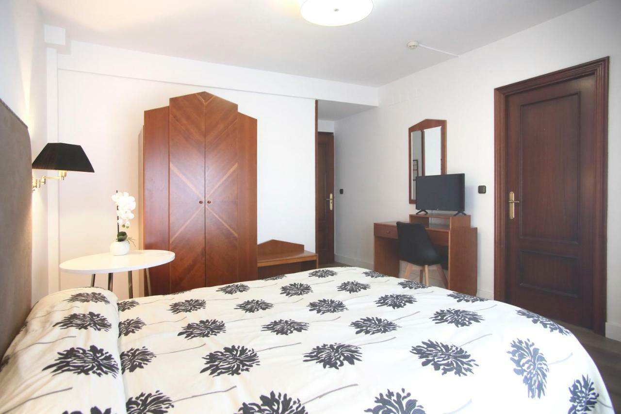 Hostal La Carrasca Монсон Экстерьер фото