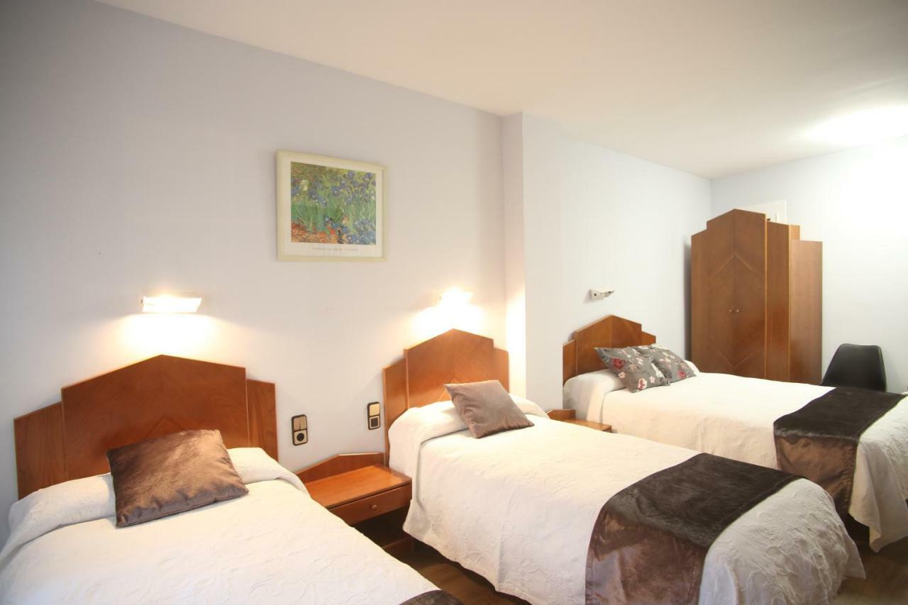 Hostal La Carrasca Монсон Экстерьер фото
