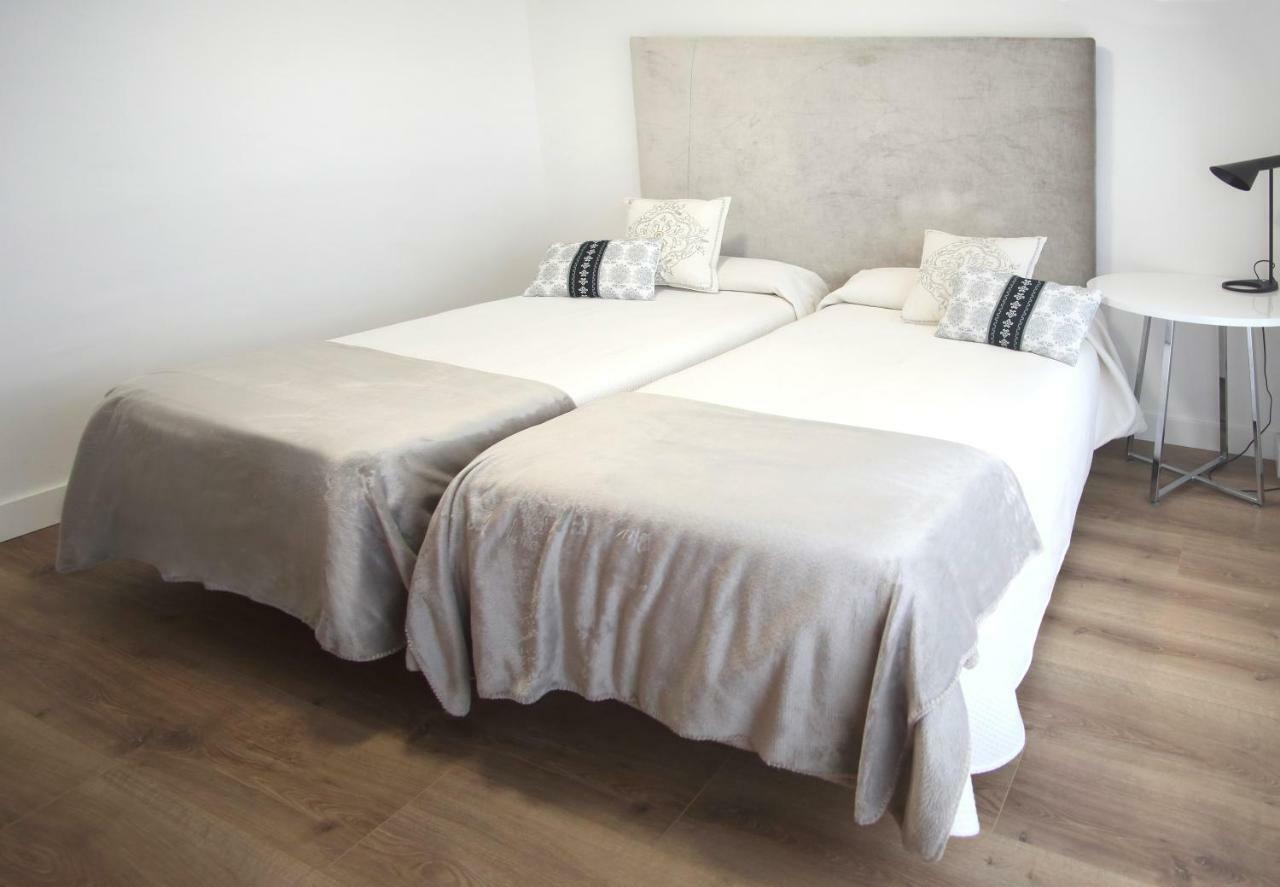 Hostal La Carrasca Монсон Экстерьер фото