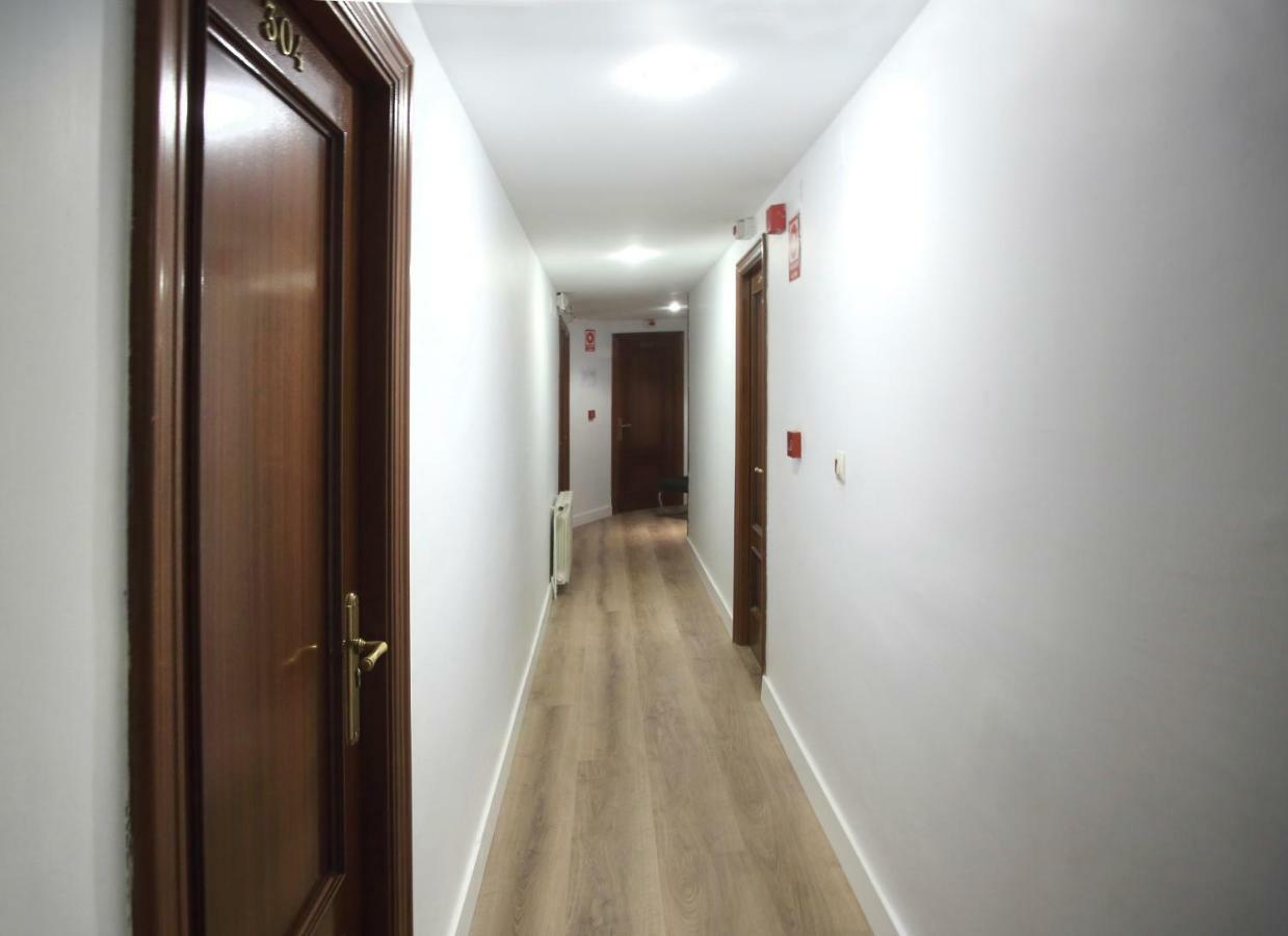 Hostal La Carrasca Монсон Экстерьер фото