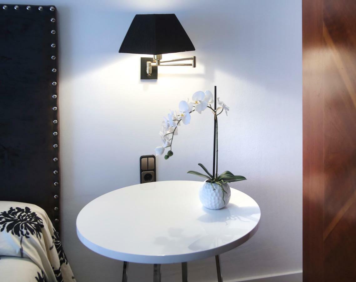 Hostal La Carrasca Монсон Экстерьер фото
